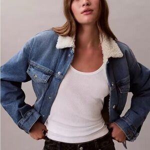 NWT Calvin Klein Women’s Blue Denim Sherpa Trucker Jacket XL